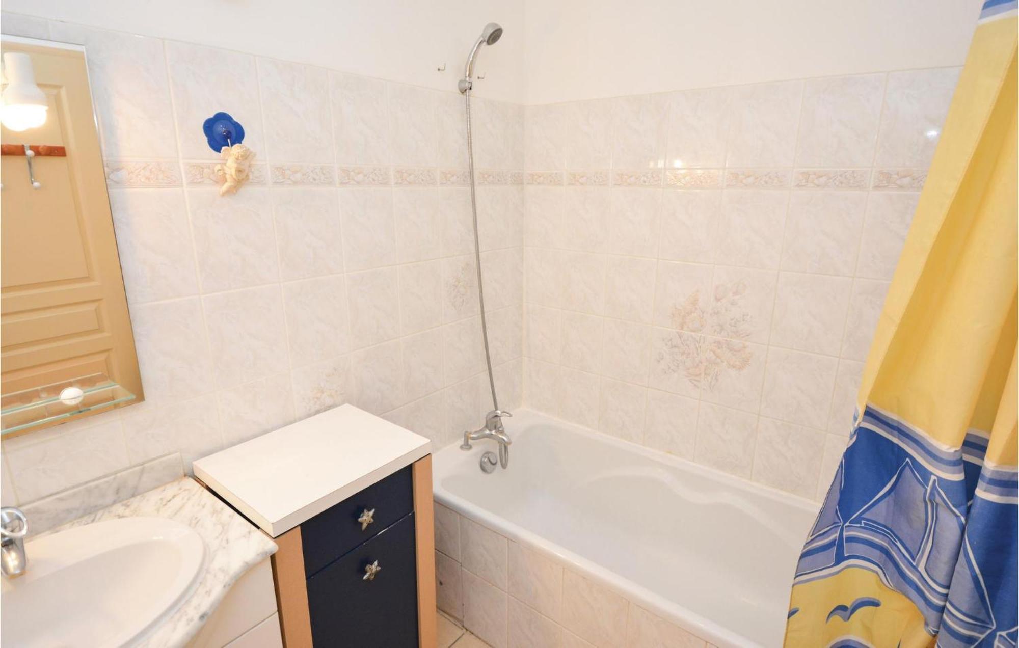 3 Bedroom Beautiful Home In Pignan 外观 照片