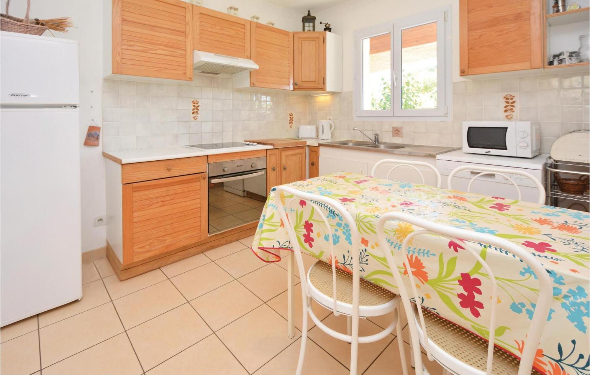 3 Bedroom Beautiful Home In Pignan 外观 照片